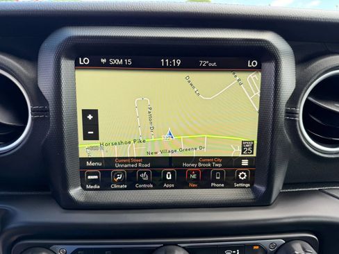 Used 2023 Jeep Wrangler Unlimited Sahara w/ Cold Weather Group AWD/4WD image 18