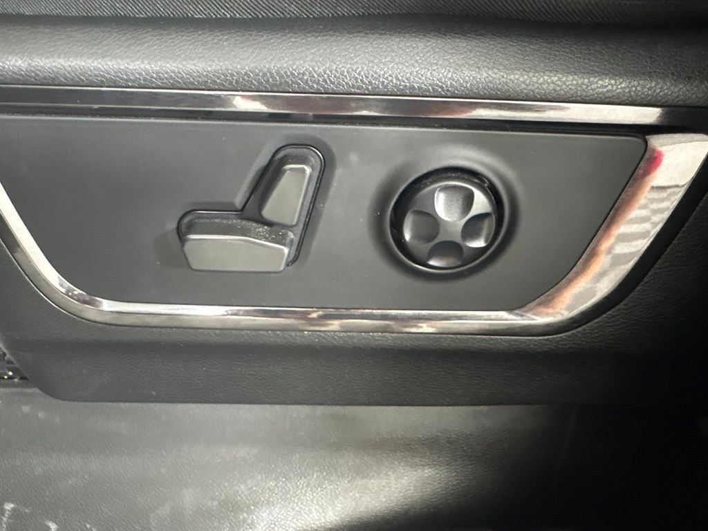 Used 2022 RAM 1500 Limited w/ Trailer Tow Group AWD/4WD image 12