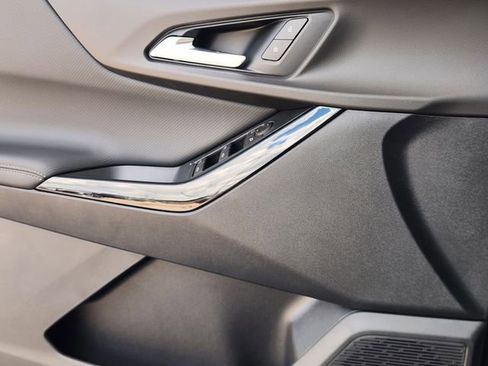 New 2026 Chevrolet Equinox LT FWD image 17
