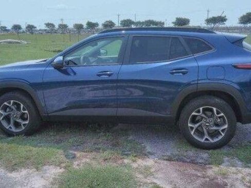 Used 2024 Chevrolet Trax LT FWD image 3
