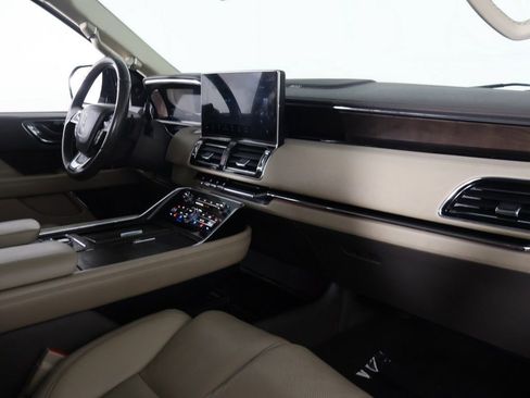 Used 2022 Lincoln Navigator Reserve AWD/4WD image 36