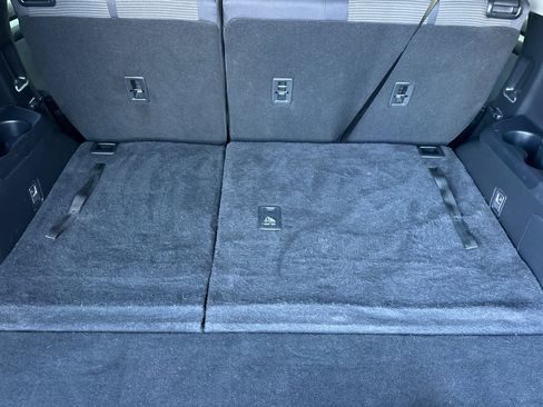 Used 2023 Toyota Highlander LE image 16