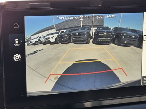 Used 2023 Hyundai Santa Fe SEL w/ Cargo Package image 16