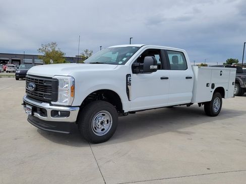 New 2026 Ford F250 XL w/ XL Chrome Package image 4