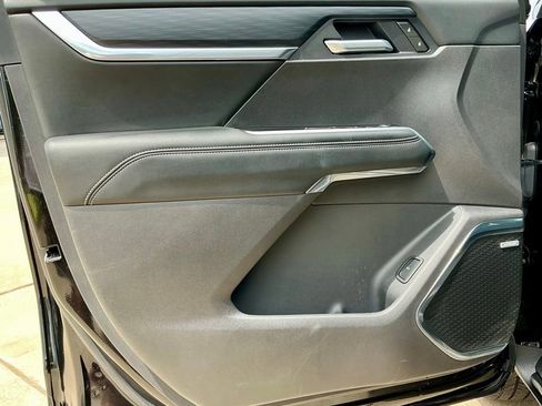 Used 2025 GMC Acadia Elevation FWD image 42