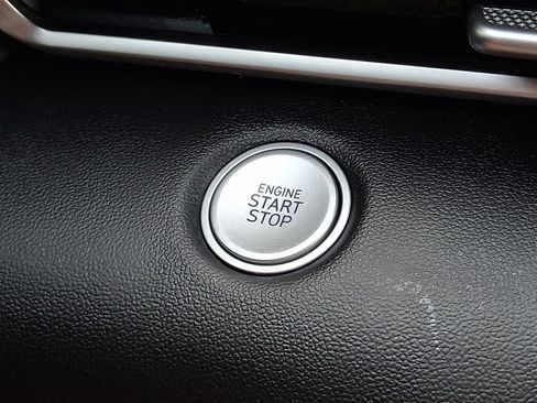 Used 2023 Hyundai Elantra SEL FWD image 30