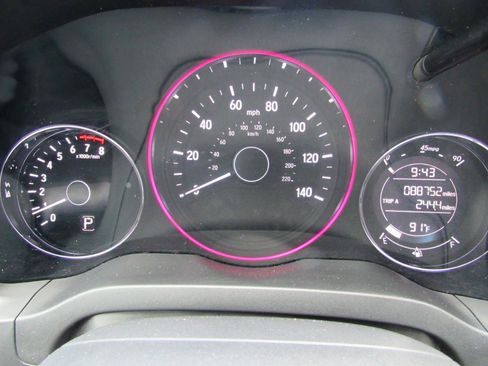 Used 2017 Honda HR-V LX image 16