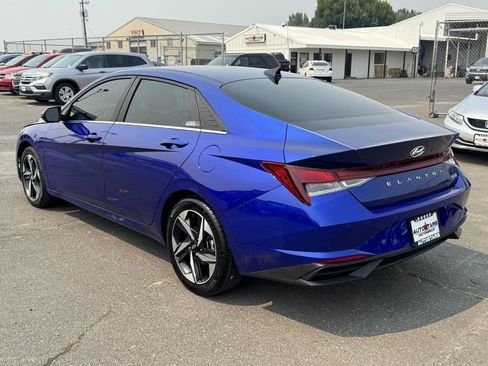 Used 2023 Hyundai Elantra Limited FWD image 3