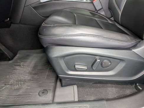 Used 2023 Ford Explorer XLT w/ Equipment Group 202A AWD/4WD image 40