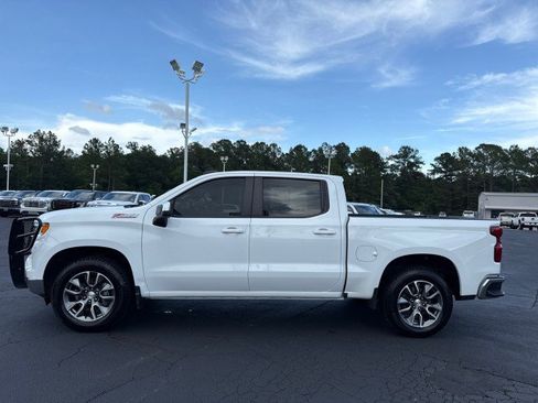 Used 2024 Chevrolet Silverado 1500 LT AWD/4WD image 8