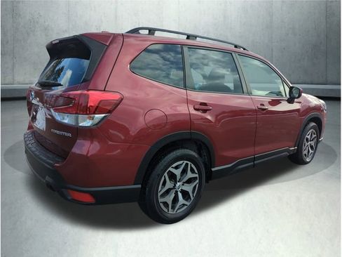 Used 2022 Subaru Forester Premium image 6