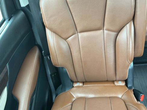 Used 2019 Subaru Ascent Touring w/ Popular Package #3 AWD/4WD image 4