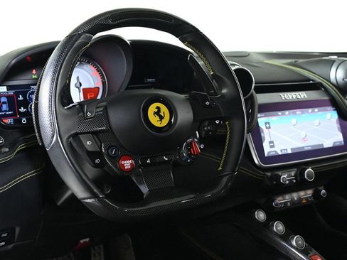 Used 2018 Ferrari GTC4Lusso image 12