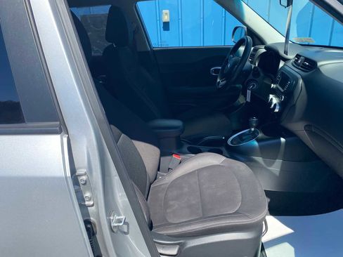 Used 2017 Kia Soul image 23
