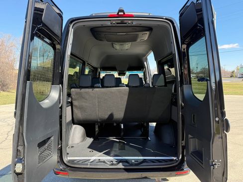 Used 2021 Mercedes-Benz Sprinter 2500 image 12