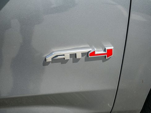 Used 2024 GMC Yukon AT4 w/ AT4 Premium Package AWD/4WD image 7