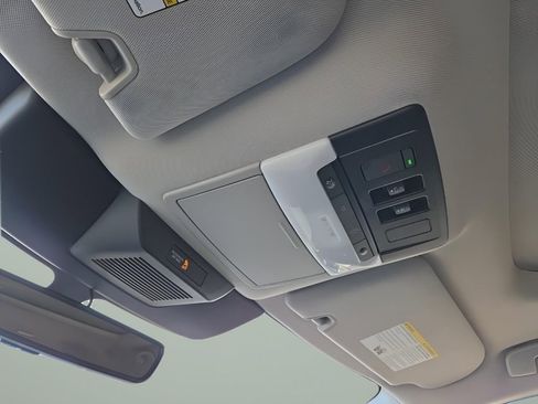 Used 2024 Nissan Pathfinder SL w/ SL Premium Package image 24