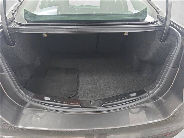 Used 2017 Ford Fusion SE w/ Equipment Group 201A FWD image 6