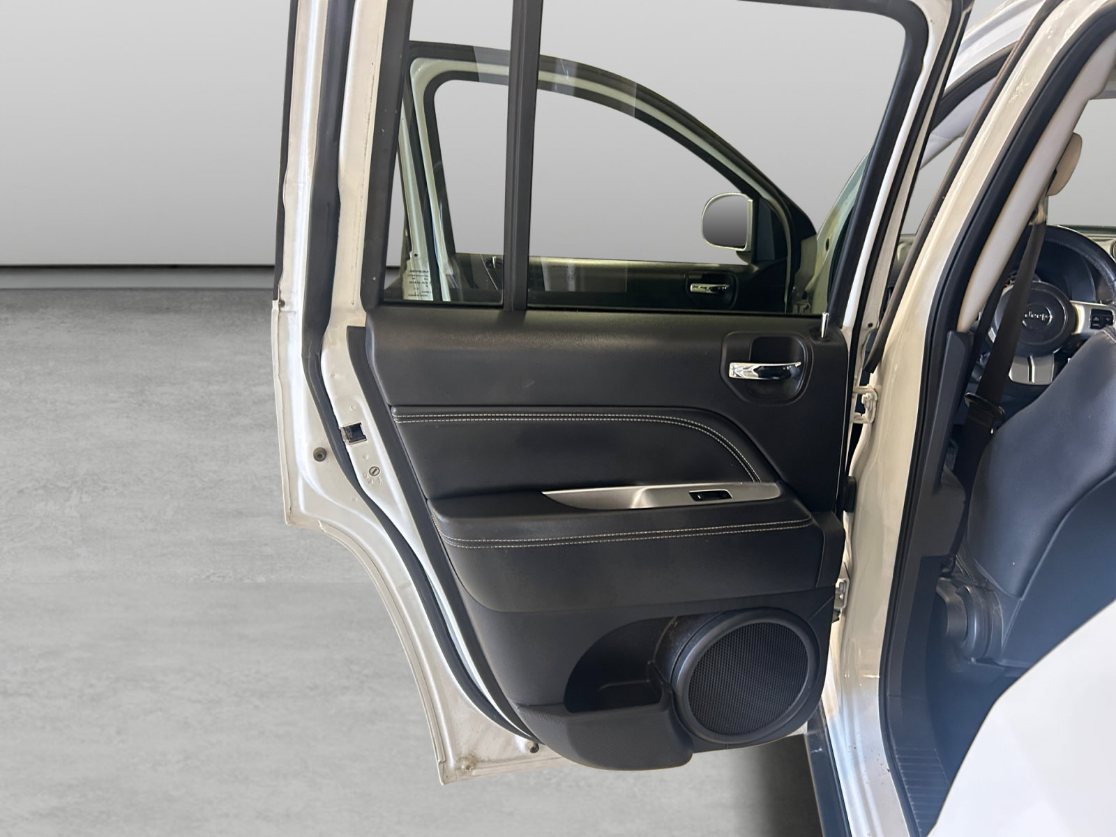 Used 2015 Jeep Compass Limited FWD image 13