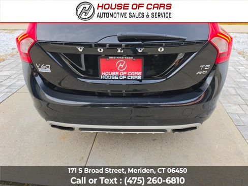 Used 2017 Volvo V60 T5 Cross Country w/ Climate Package AWD/4WD image 15