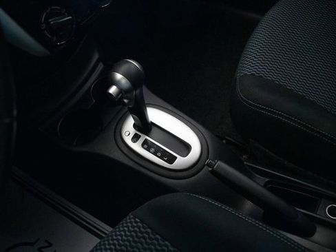 Used 2016 Nissan Versa Note SV image 30