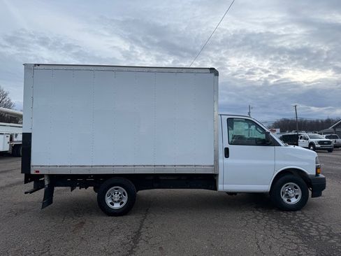 Used 2018 Chevrolet Express 3500 image 5