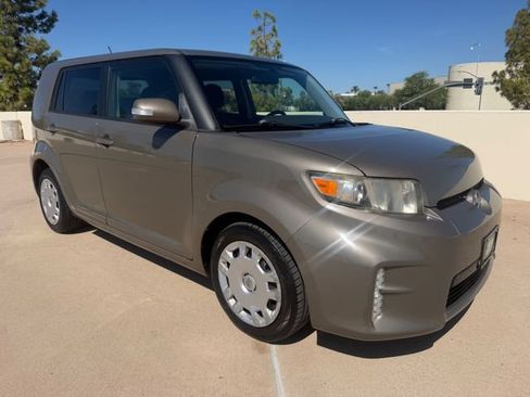 Used 2013 Scion xB FWD image 16