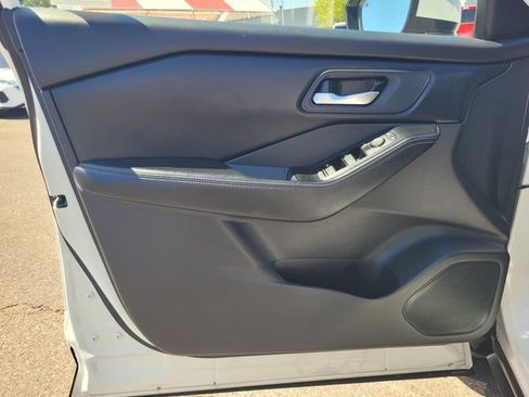 Certified 2025 Nissan Rogue SV AWD/4WD image 18