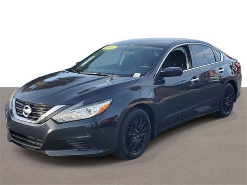Used 2018 Nissan Altima 2.5 S w/ S Convenience Package image 2