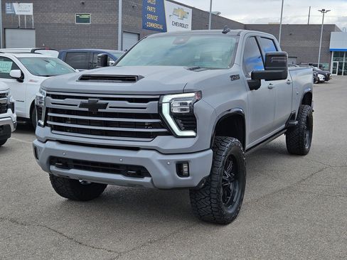 Used 2024 Chevrolet Silverado 3500 LTZ w/ LTZ Premium Package AWD/4WD image 8