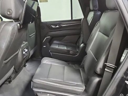 Used 2021 GMC Yukon Denali w/ LPO, Illumination Package RWD image 9