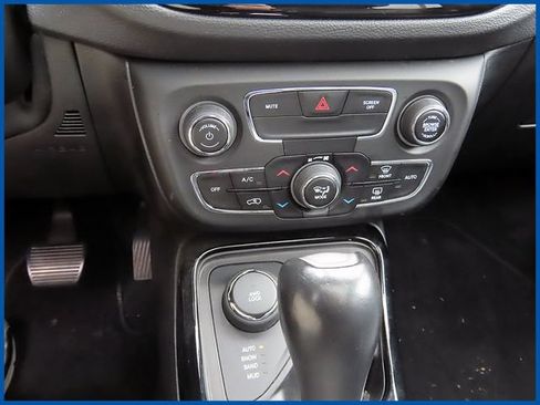 Certified 2019 Jeep Compass Limited AWD/4WD image 17
