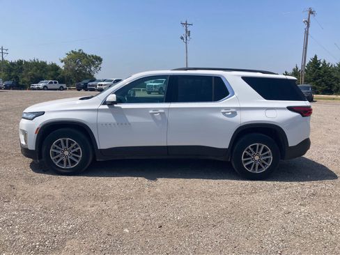 Used 2023 Chevrolet Traverse LT FWD image 3