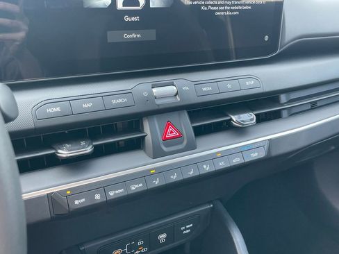 New 2026 Kia K4 FWD image 17
