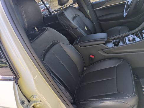 New 2025 Jeep Grand Cherokee Limited w/ Luxury Tech Group II AWD/4WD image 29