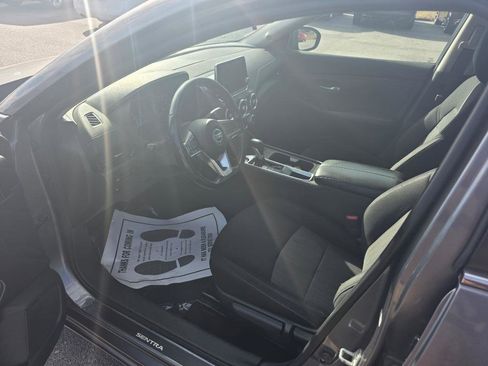 Used 2022 Nissan Sentra SV image 6