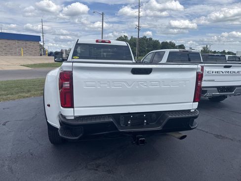 Used 2022 Chevrolet Silverado 3500 W/T w/ WT Convenience Package AWD/4WD image 3