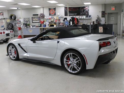 Used 2015 Chevrolet Corvette Stingray Convertible w/ 3LT Preferred Equipment Group RWD image 5