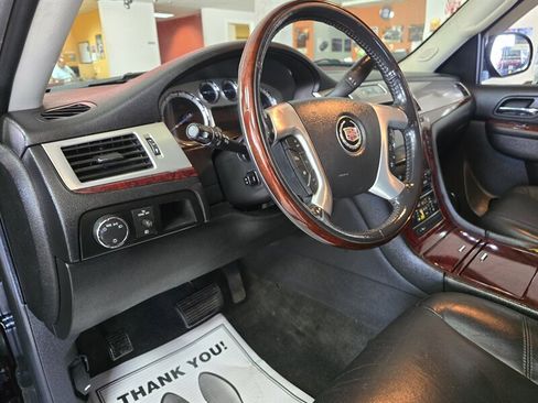 Used 2011 Cadillac Escalade ESV Luxury image 9