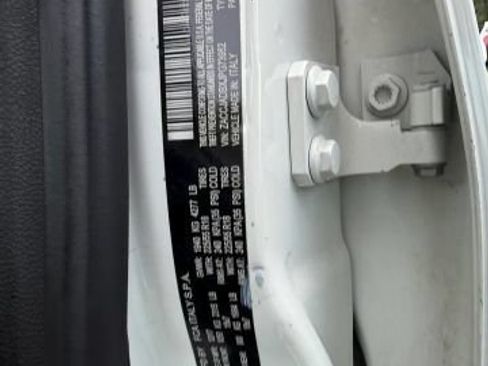 Used 2018 Jeep Renegade Limited w/ Advanced Technology Group FWD image 26