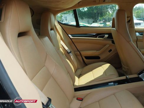 Used 2013 Porsche Panamera GTS AWD/4WD image 39