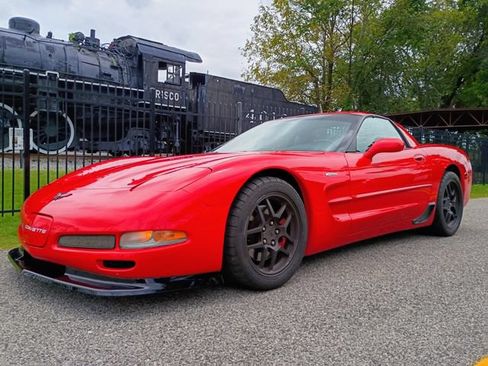 Used 2001 Chevrolet Corvette Z06 w/ Memory Pkg RWD image 5
