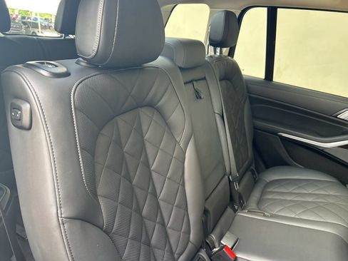 Used 2024 BMW X7 xDrive40i AWD/4WD image 36
