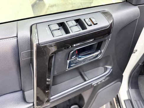 Used 2019 Toyota 4Runner Limited AWD/4WD image 9