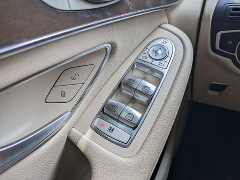 Used 2018 Mercedes-Benz GLC 300 4MATIC image 21