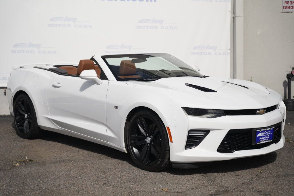 Used 2018 Chevrolet Camaro SS RWD image 3