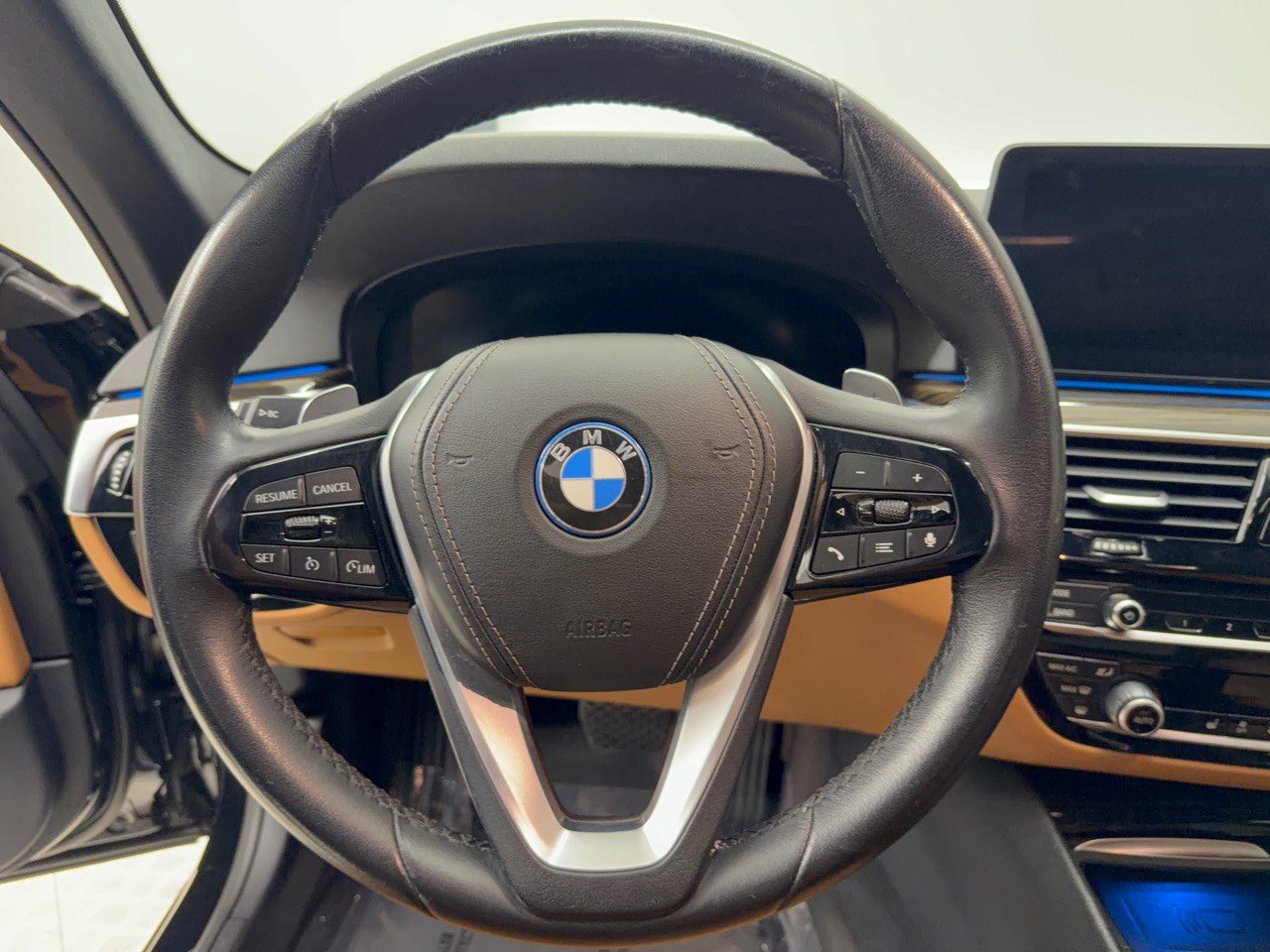 Used 2023 BMW 530e w/ Convenience Package RWD image 10