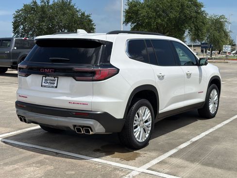 Used 2024 GMC Acadia Elevation w/ Luxury Package FWD image 9
