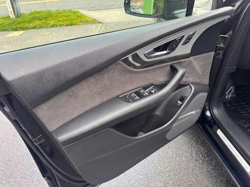 Used 2018 Audi Q7 3.0T image 14