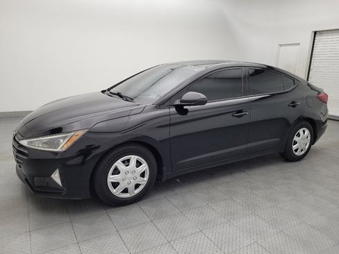Used 2019 Hyundai Elantra SE w/ Cargo Package FWD image 2